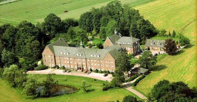 Vier het leven in De Zwanenhof!