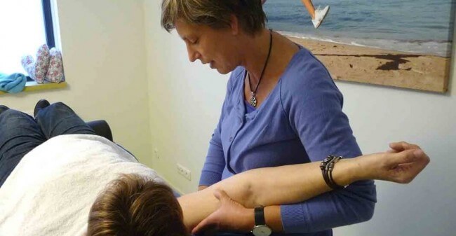 Lymfoedeem te lijf met oedeemtherapie