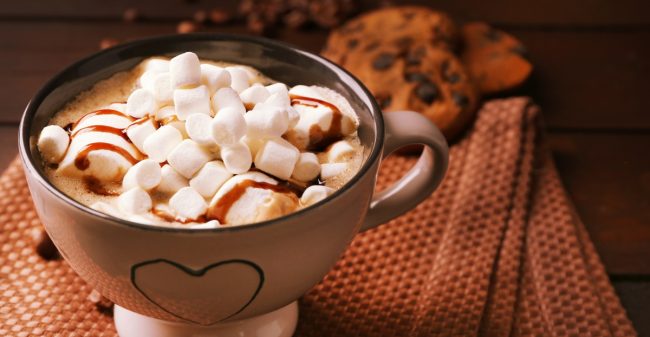 De verleidelijke geur van warme chocolademelk