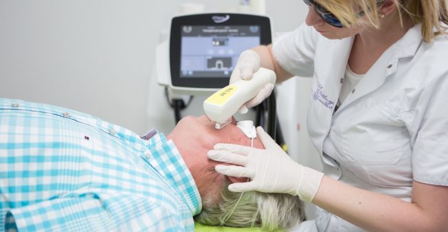 Ontsieringen behandelen met laser