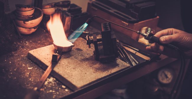 Vroeger maakte ik al sieraden van kraaltjes en schuimrubber
