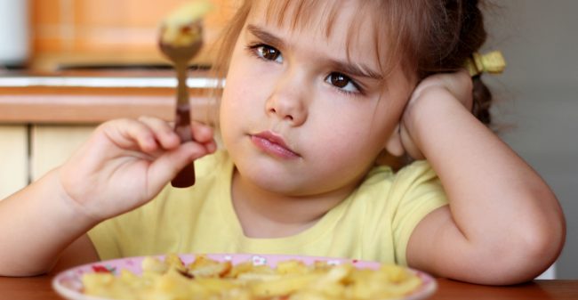 Ontspannen aan tafel met kinderen