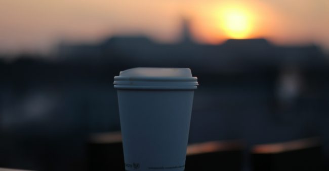 Wegwerp koffiebekers: hoe duurzaam is het?