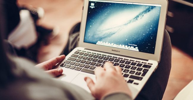 Besparen op internet, tv en bellen? Dat doe je met deze tips!