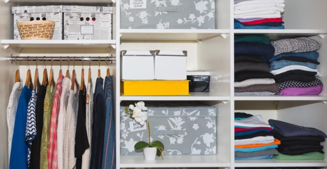 6 lifehacks voor het inrichten van je kleerkast